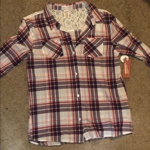 I am selling a flannel !!